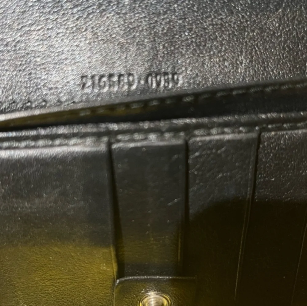 Gucci Black Wallet-EUC - Picture 6 of 14